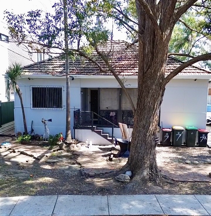 7 Monash Ave, East Hills NSW 2213, Australia