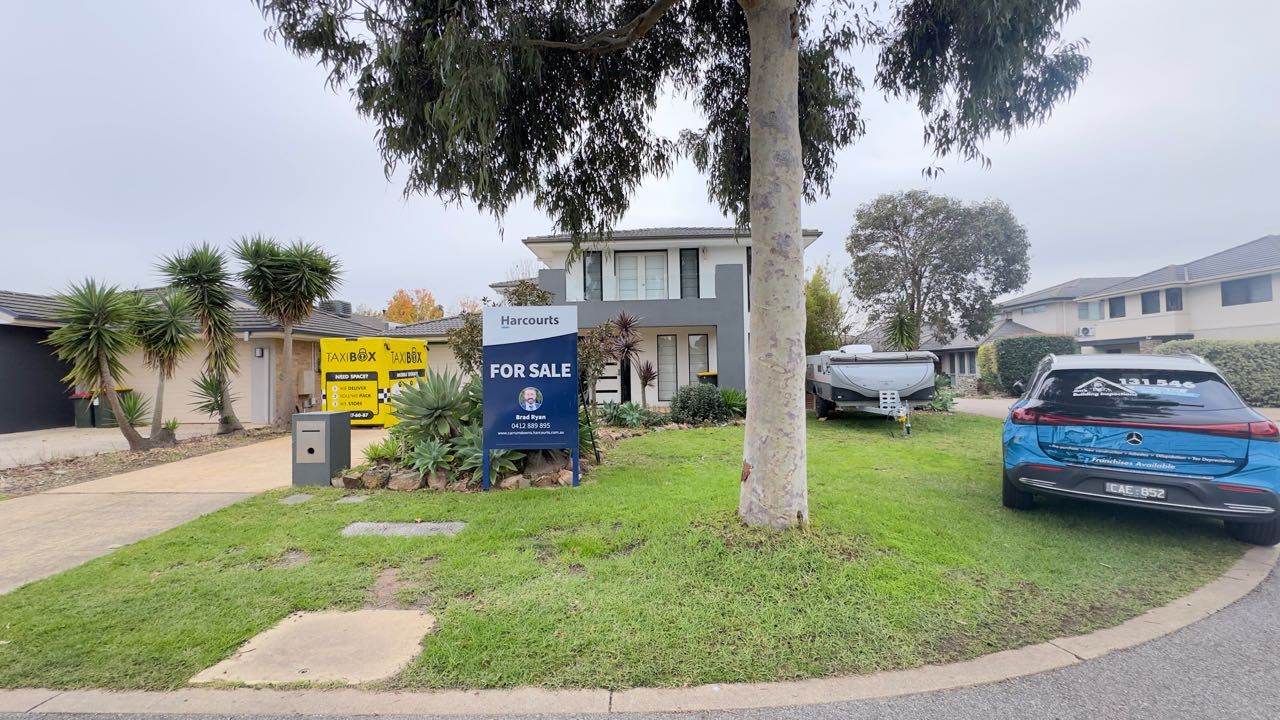 9 Flinders Chase, Sandhurst VIC 3977, Australia
