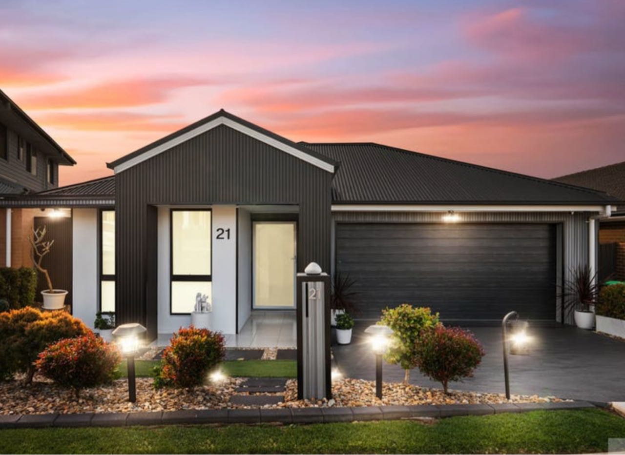21 Howland Ave, Gregory Hills NSW 2557, Australia