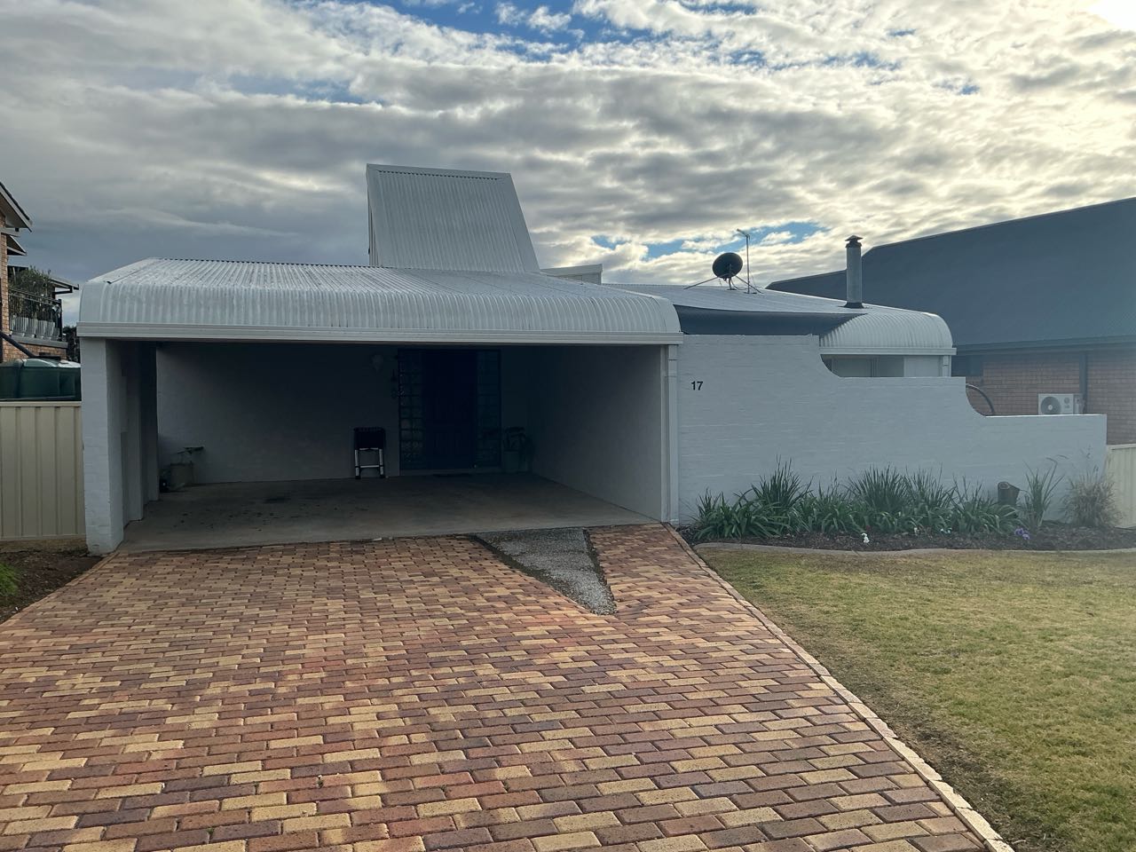 17 Caloola St, Hillvue NSW 2340, Australia