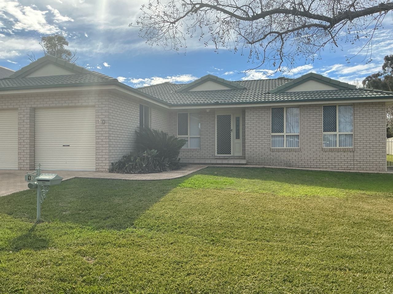 10 The Retreat, Hillvue NSW 2340, Australia
