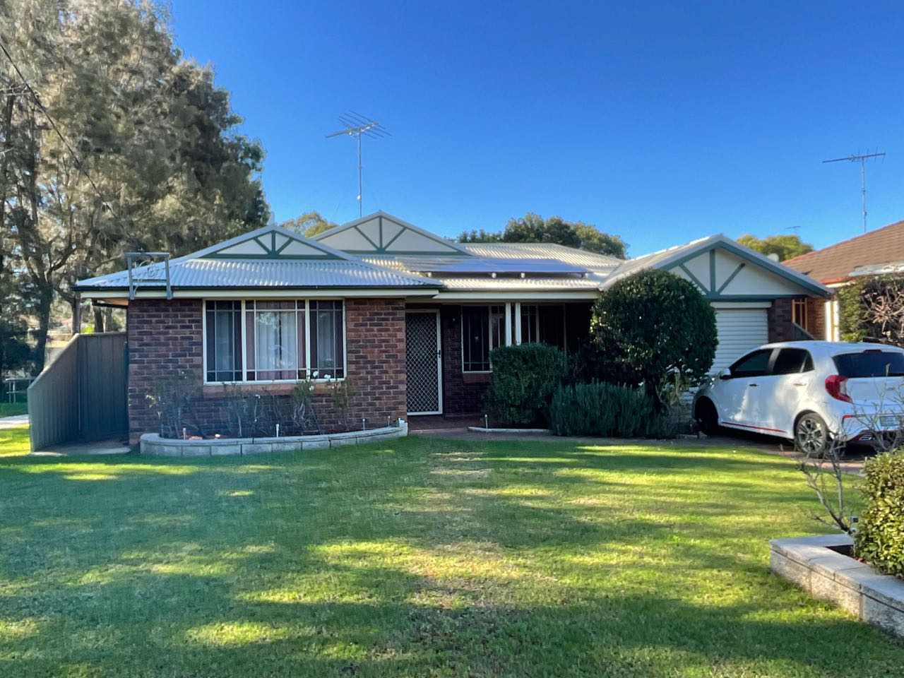 34 Devitt Crescent The Oaks NSW 2570