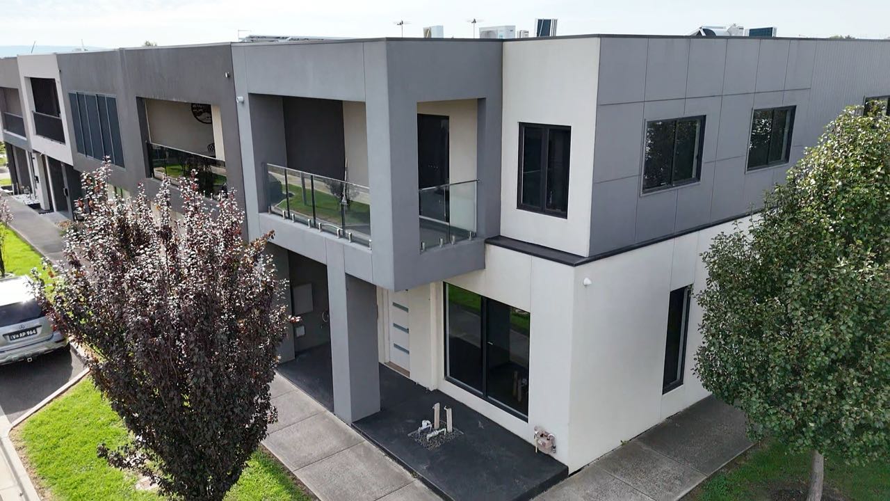 11 Powell Wy, Cranbourne West VIC 3977, Australia