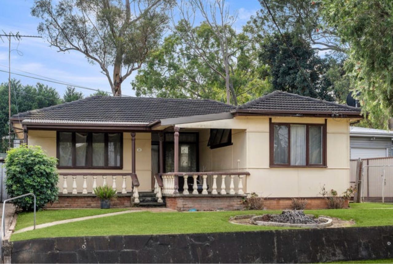 31 Patterson Rd, Lalor Park NSW 2147, Australia