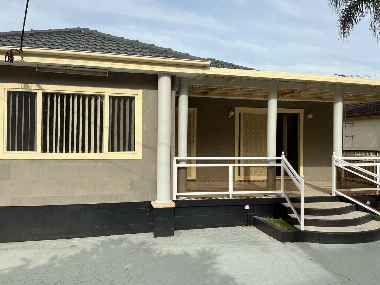 11 Vincent Cres, Canley Vale NSW 2166, Australia