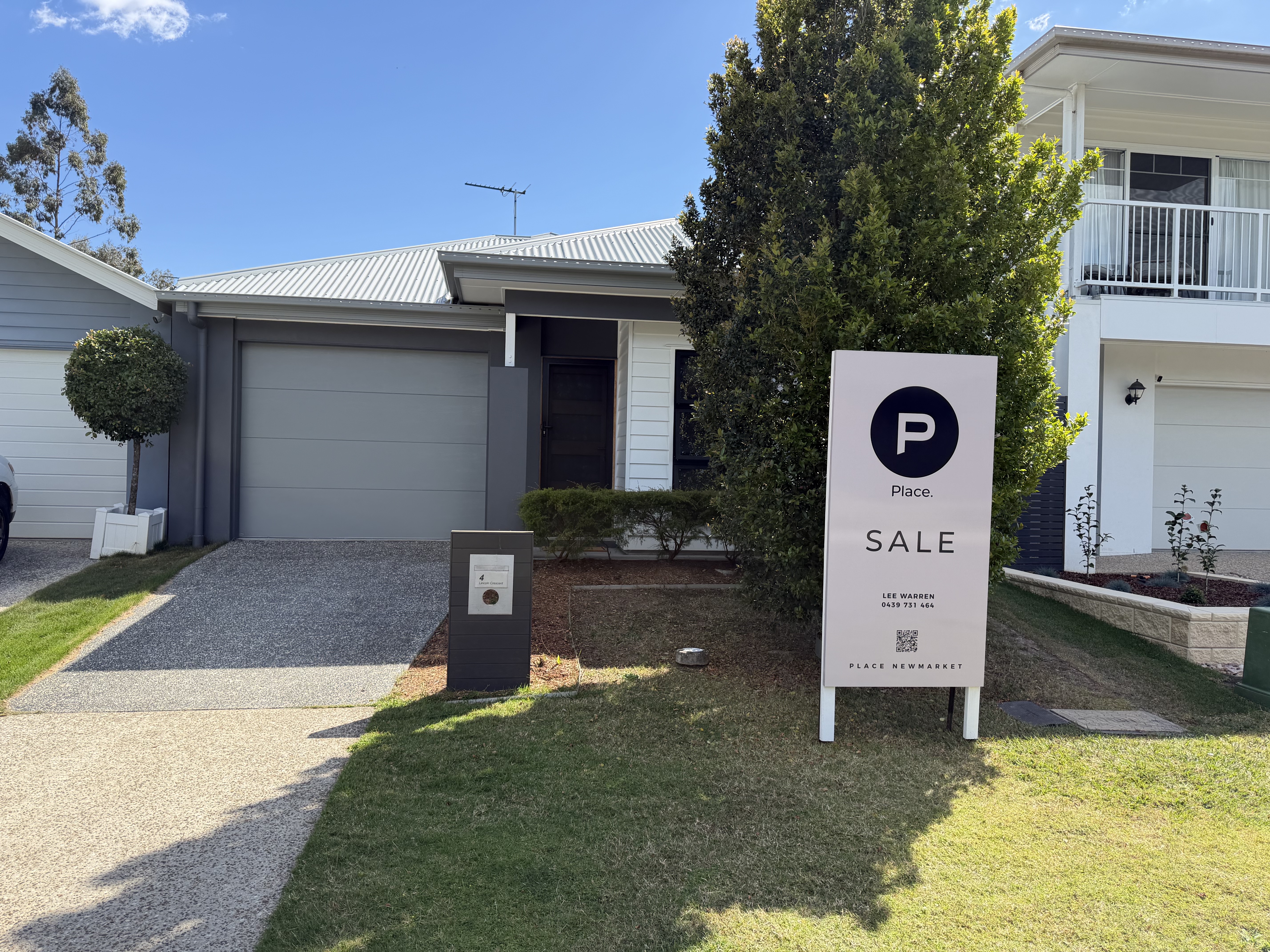4 Lincoln Cres, Upper Kedron QLD 4055, Australia