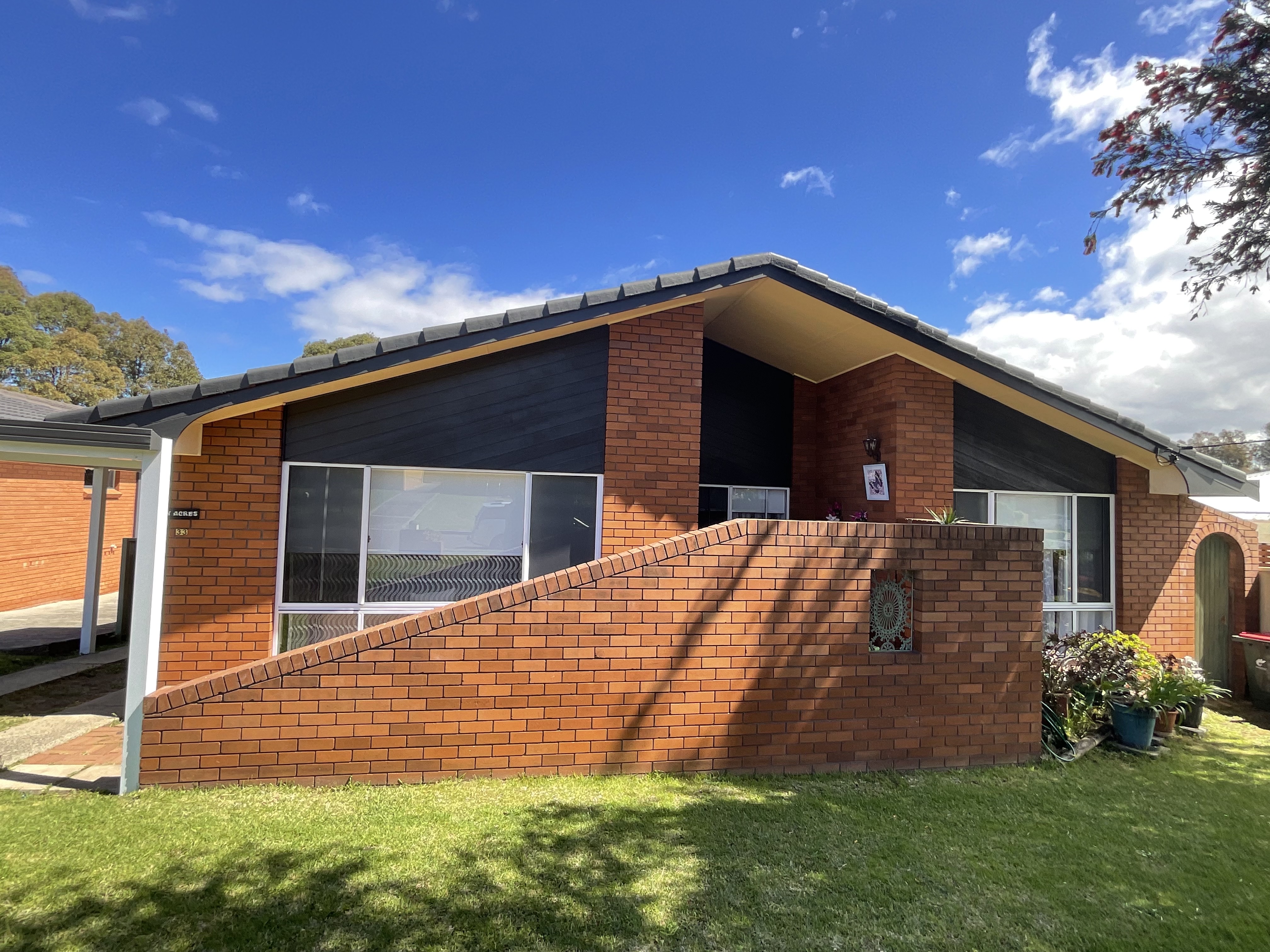 33 Power Dr, Mount Warrigal NSW 2528, Australia