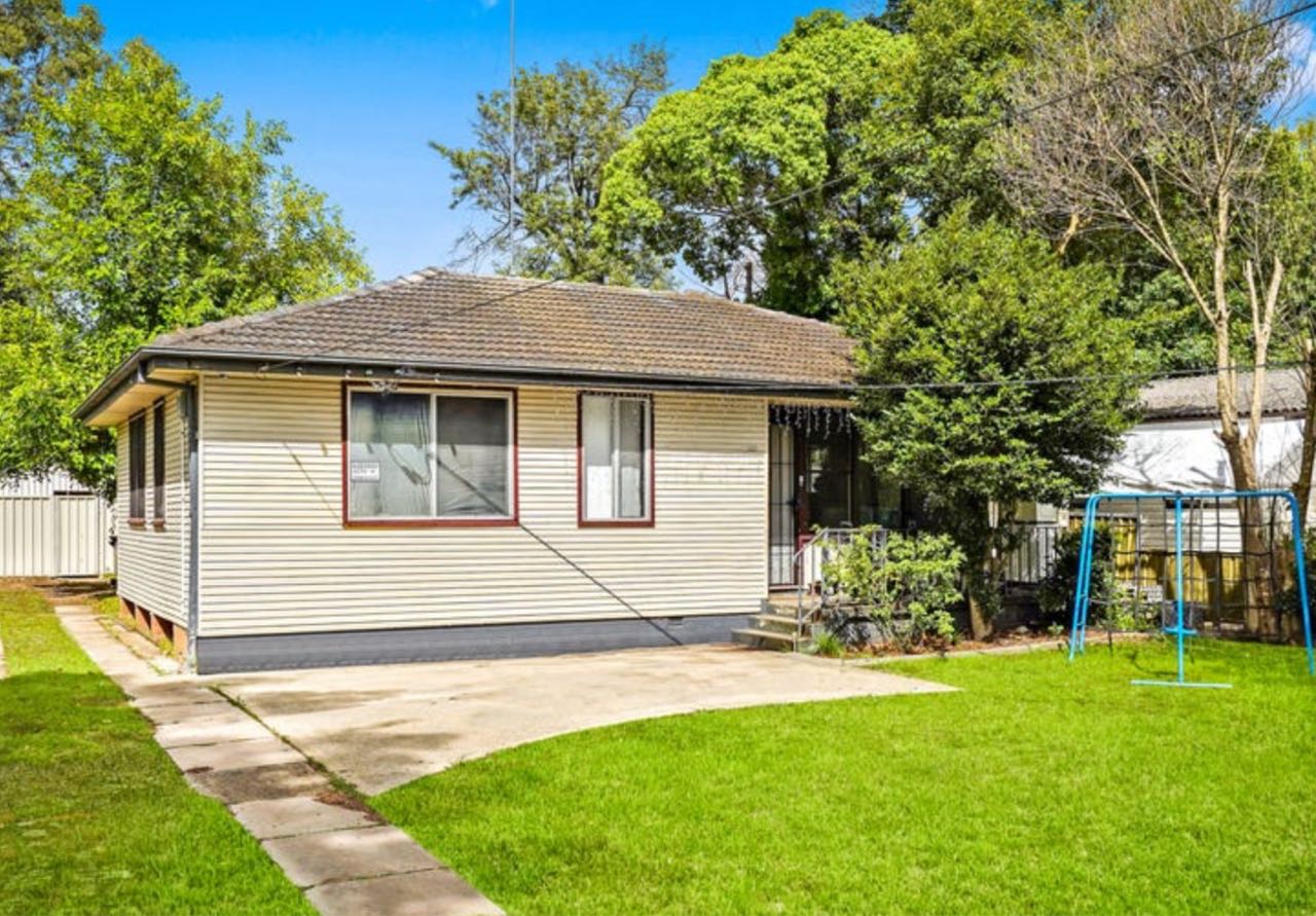 129 & 129A Maple Rd, North St Marys NSW 2760, Australia