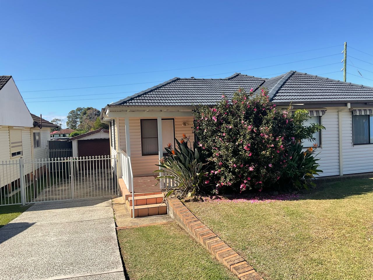 24 Landy Dr, Mount Warrigal NSW 2528, Australia