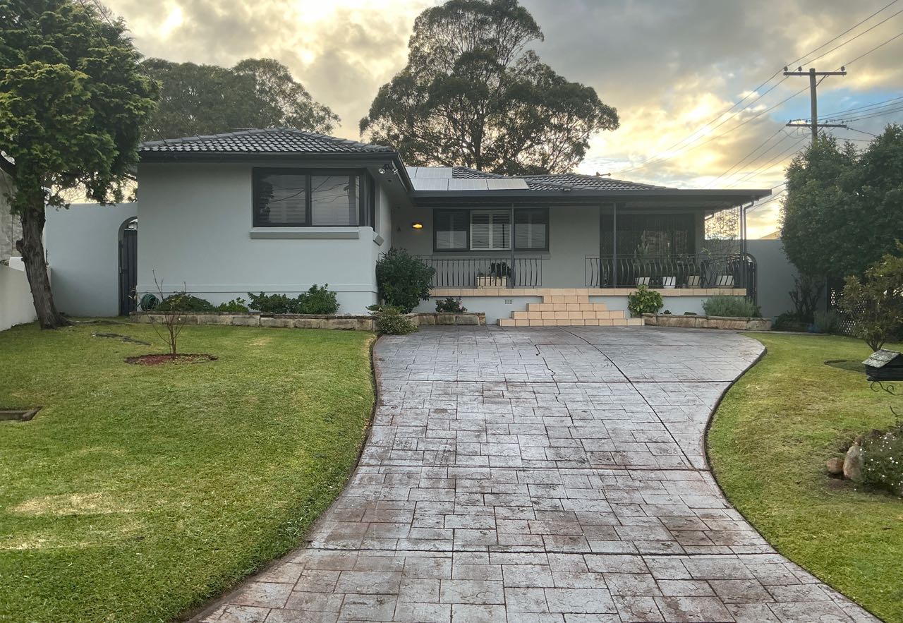 25 Lurnea Ave, Georges Hall NSW 2198, Australia